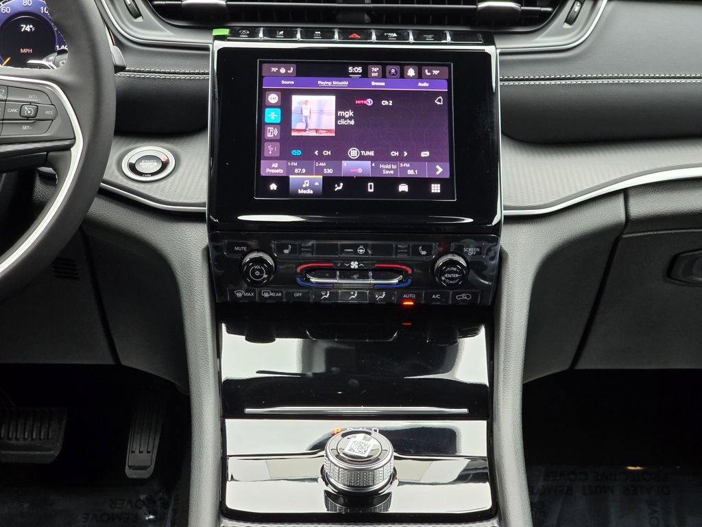 New 2025 Jeep Grand Cherokee L Altitude image 31