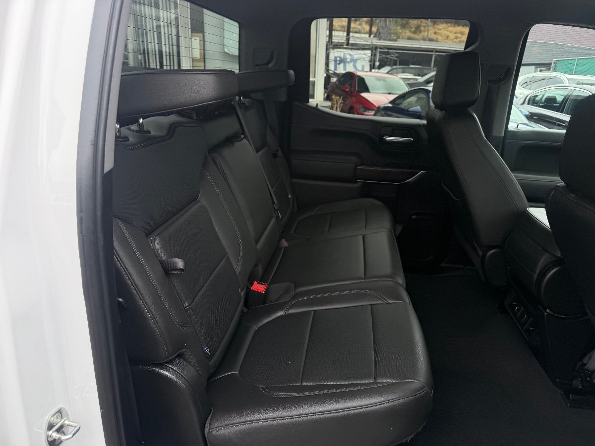 Used 2020 GMC Sierra 1500 SLT w/ Driver Alert Package II AWD/4WD image 18