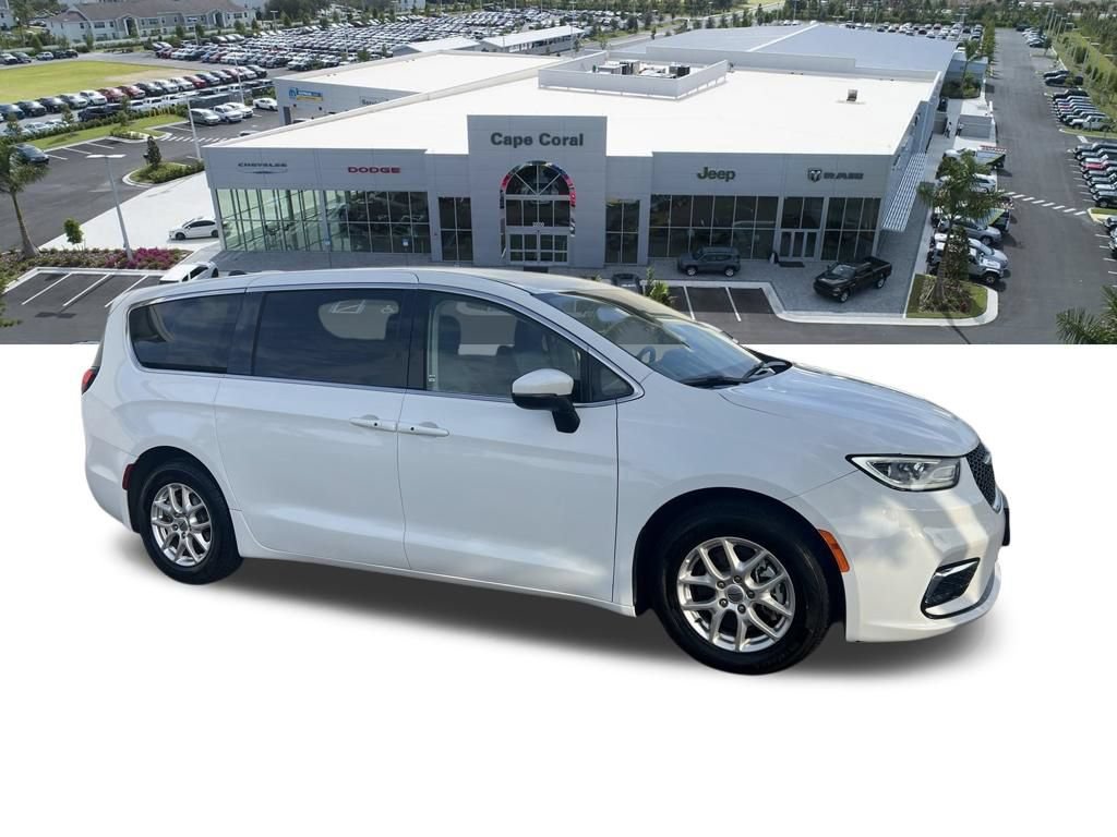 Certified 2023 Chrysler Pacifica Touring-L FWD image 4