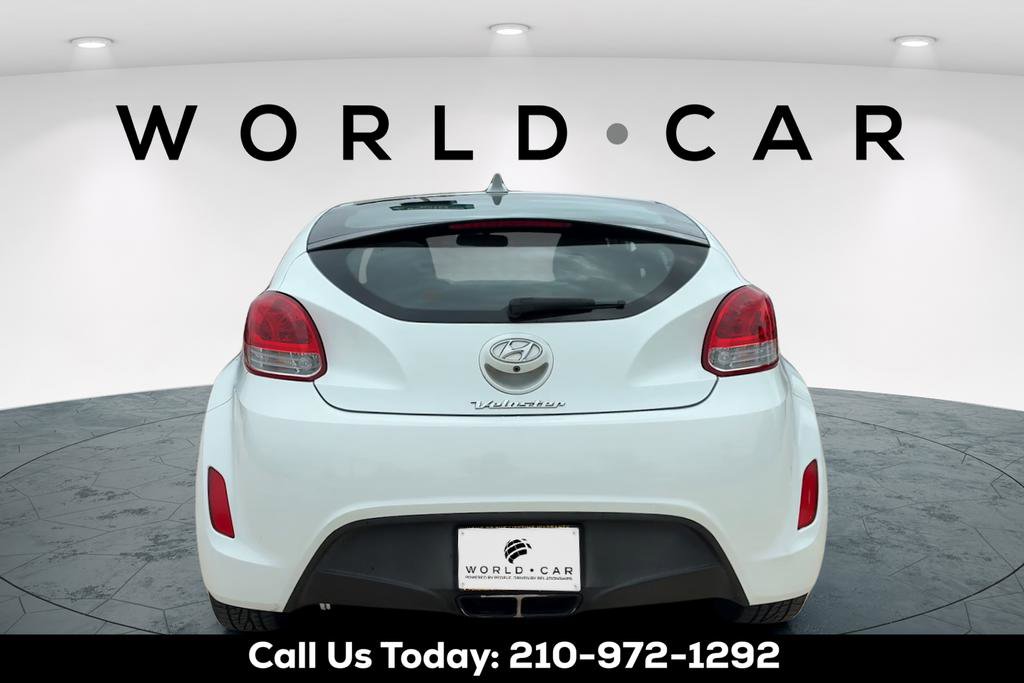 Used 2016 Hyundai Veloster FWD image 8