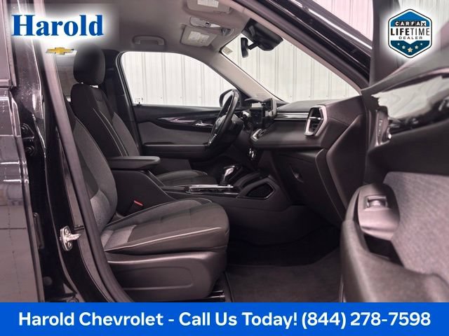 Used 2024 Chevrolet TrailBlazer LT w/ Convenience Package FWD image 11