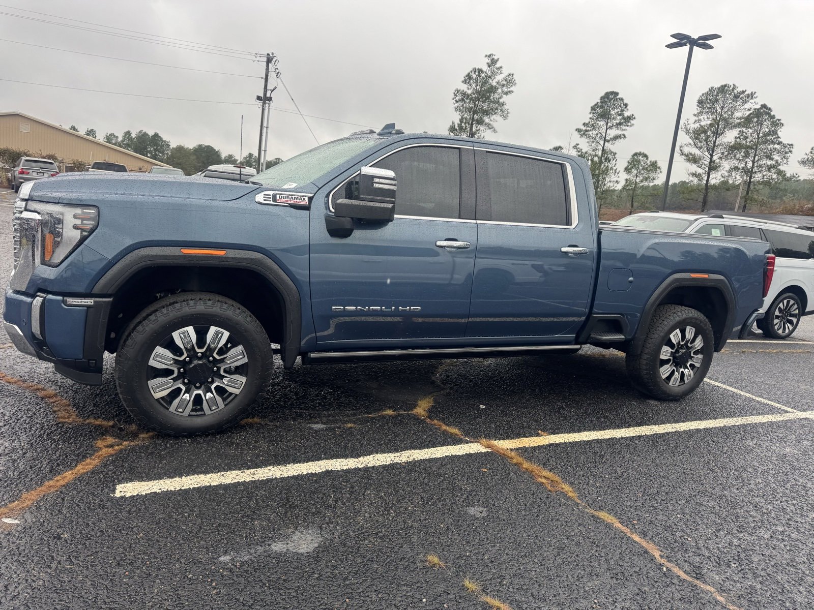 Used 2024 GMC Sierra 2500 Denali w/ Denali Reserve Package image 2