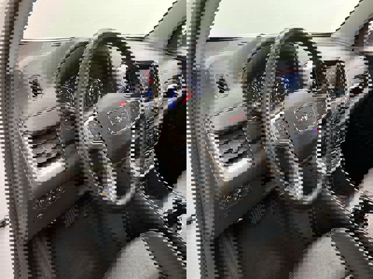 Used 2024 GMC Terrain SLT image 2