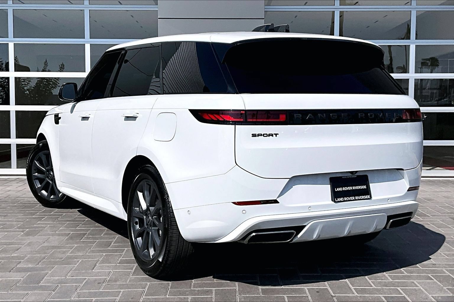 Certified 2025 Land Rover Range Rover Sport Dynamic SE AWD/4WD image 12