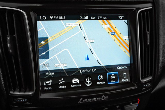 Used 2018 Maserati Levante AWD/4WD image 19