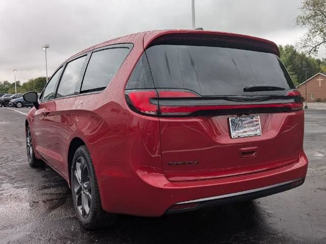 New 2026 Chrysler Pacifica Select FWD image 4