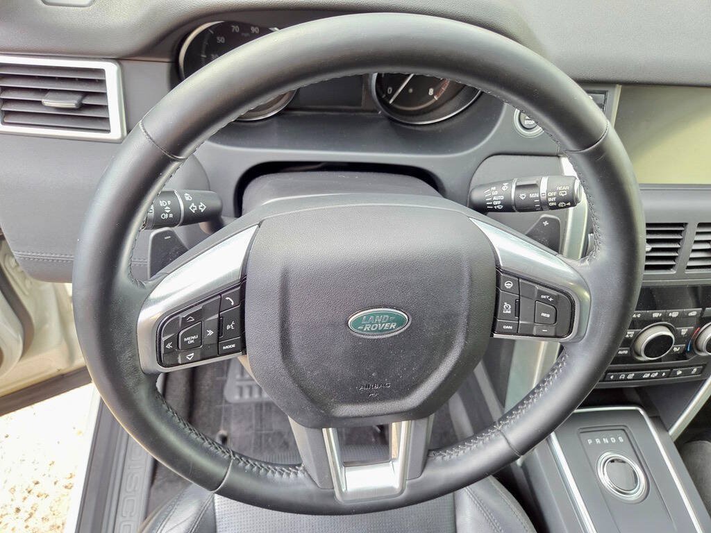 Used 2017 Land Rover Discovery Sport HSE AWD/4WD image 39