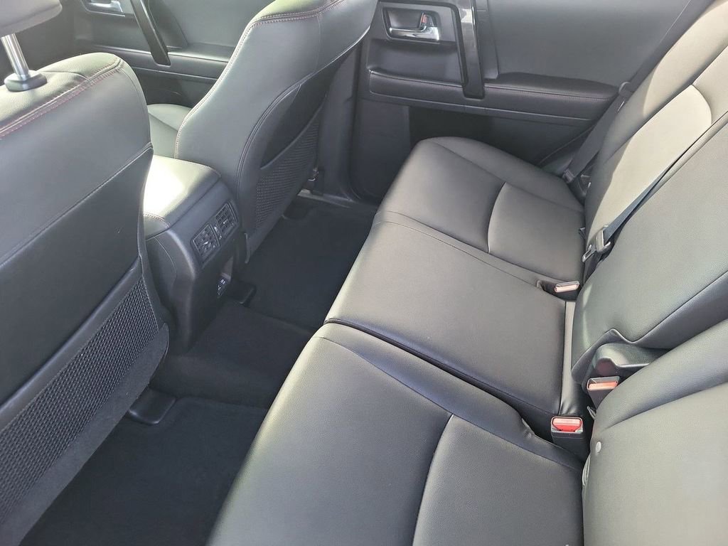 Used 2020 Toyota 4Runner TRD Off-Road Premium w/ Moonroof Package AWD/4WD image 32