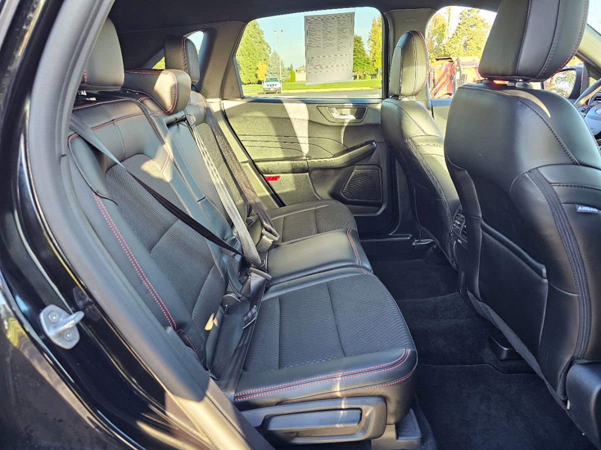 Used 2025 Ford Escape ST-Line Select image 17