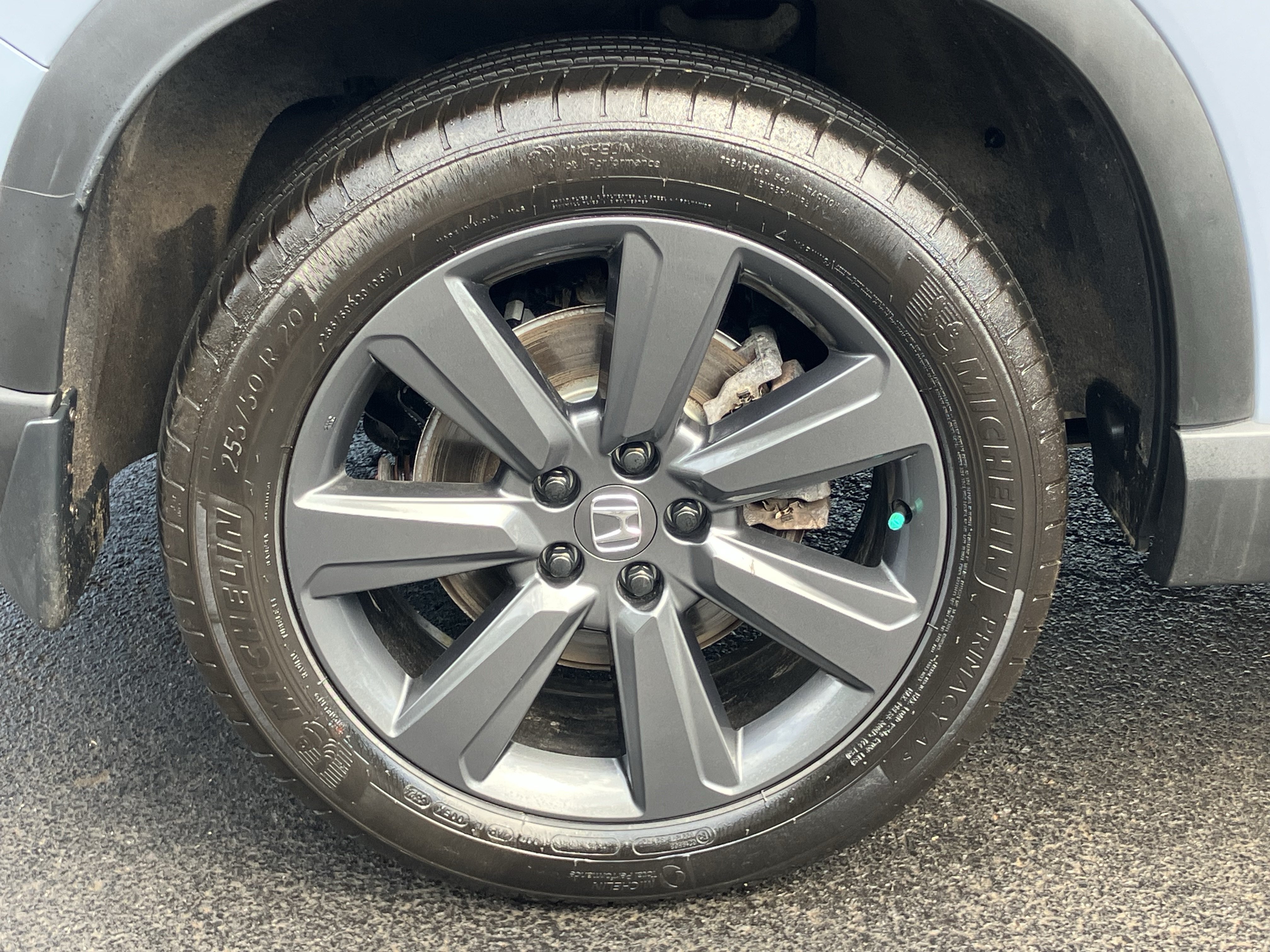 Used 2025 Honda Pilot Sport image 13