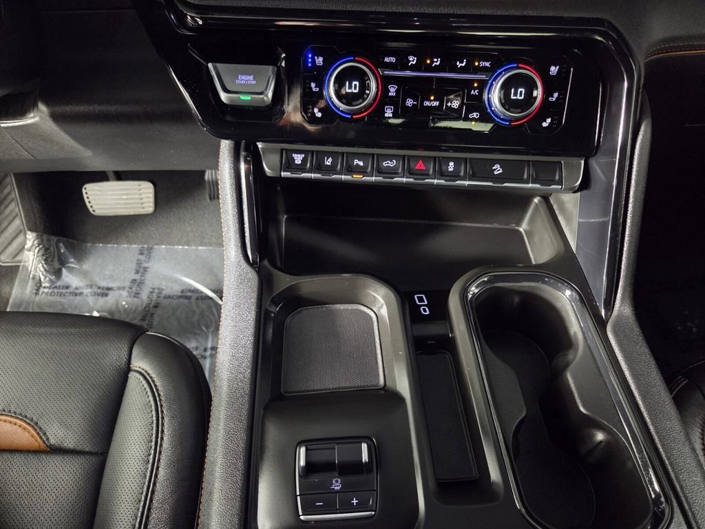 Used 2025 GMC Sierra 2500 AT4 image 16