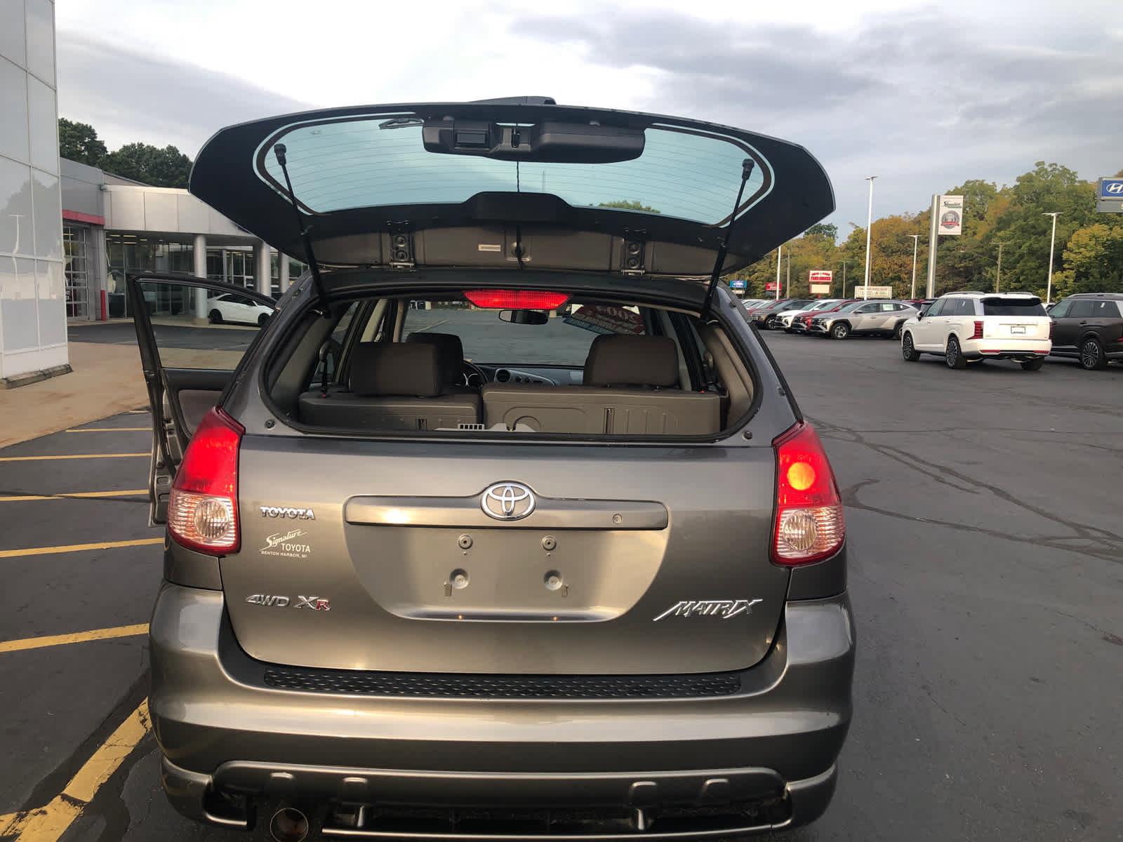 Used 2004 Toyota Matrix XR w/ Extra Value Pkg 1 AWD/4WD image 21