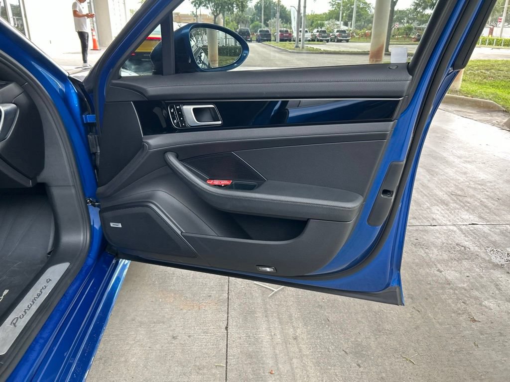 Used 2019 Porsche Panamera 4 AWD/4WD image 26