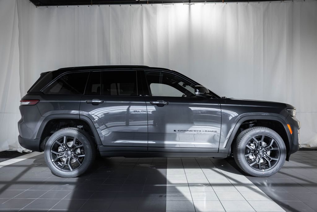 New 2025 Jeep Grand Cherokee Limited image 3