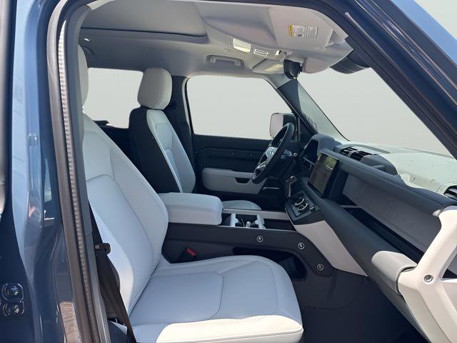 New 2025 Land Rover Defender 110 S AWD/4WD image 17
