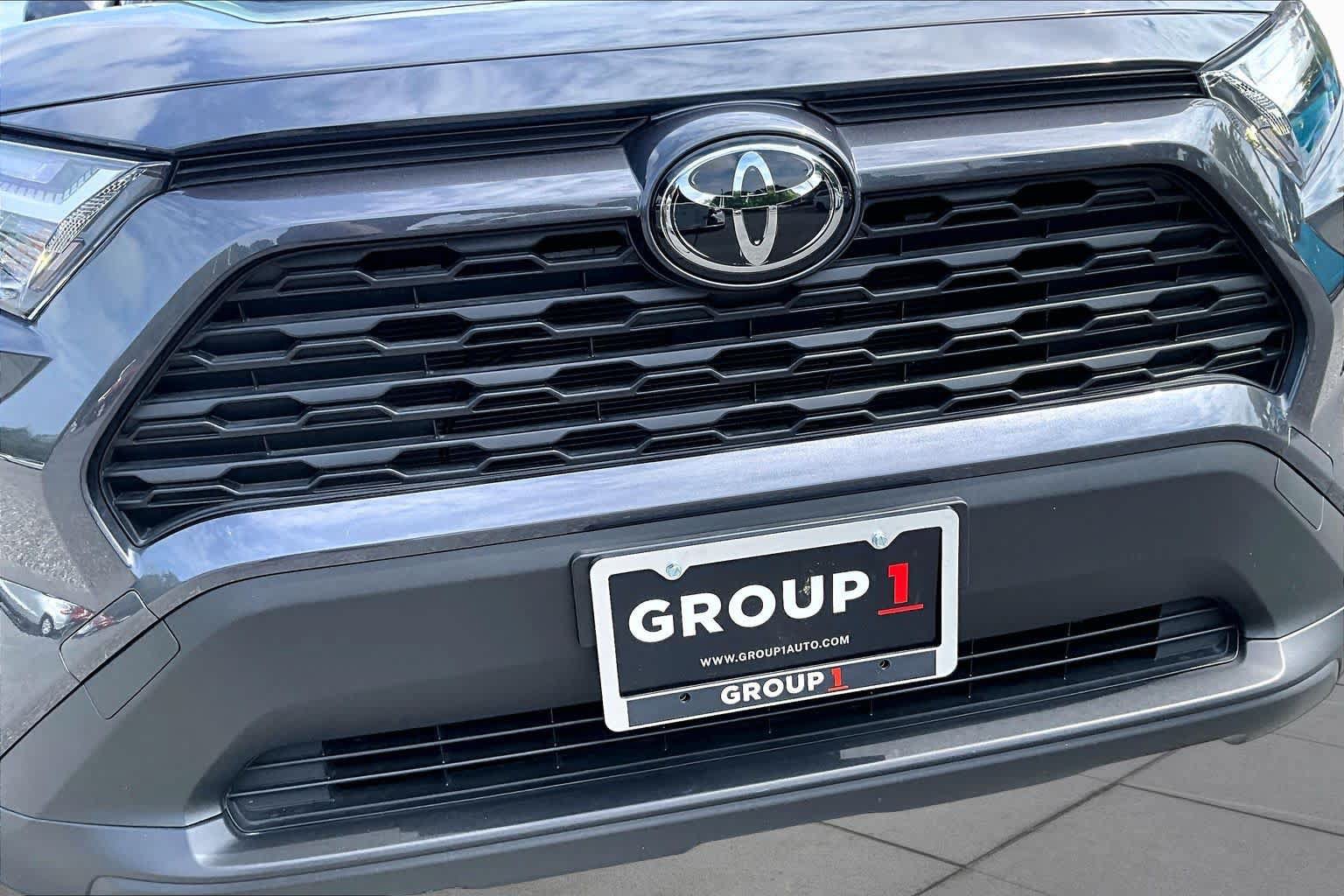 Used 2025 Toyota RAV4 XLE AWD/4WD image 29