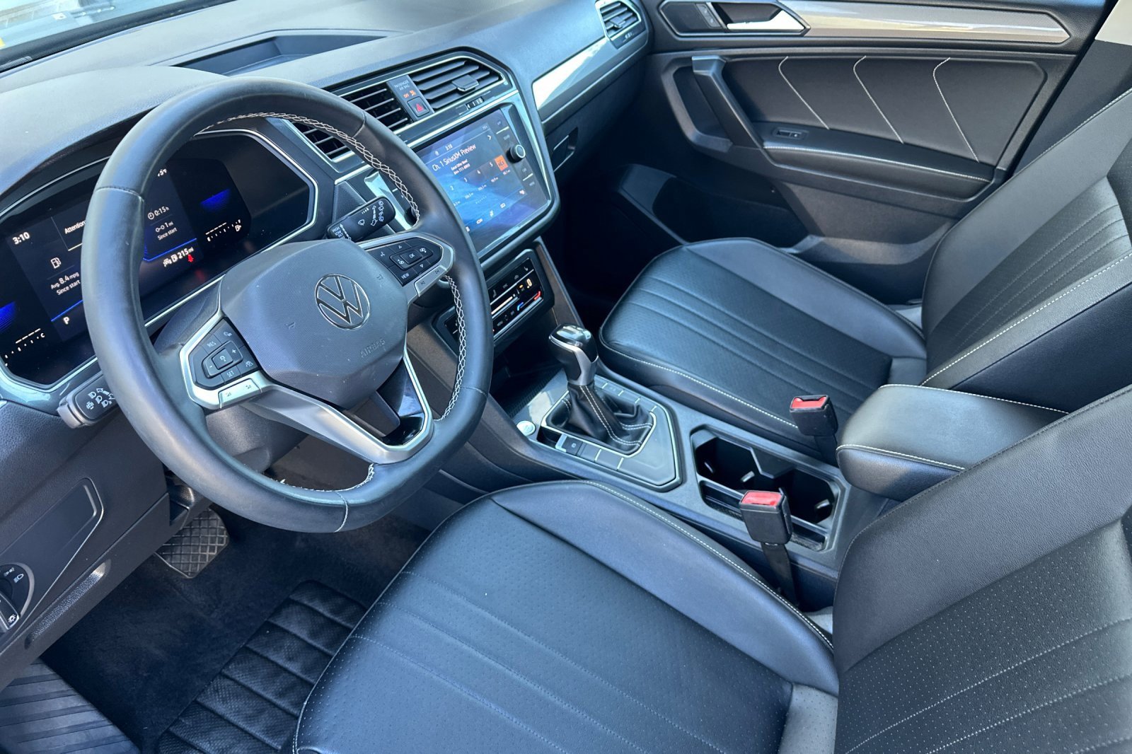 Certified 2022 Volkswagen Tiguan SE image 11