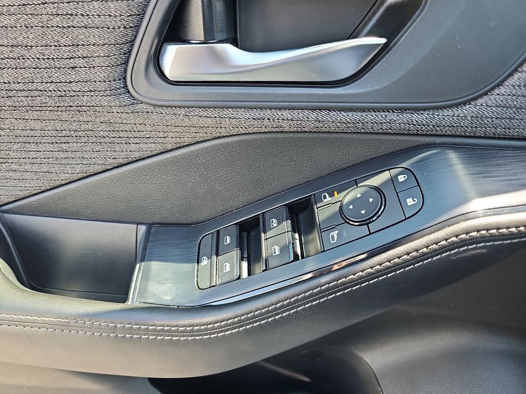 Used 2021 Nissan Rogue SV FWD image 31