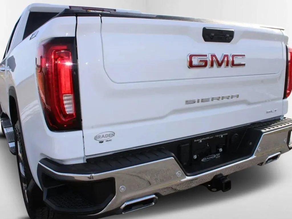 New 2026 GMC Sierra 1500 SLT image 32