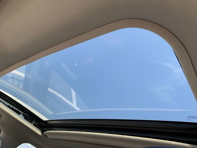 Used 2015 Toyota RAV4 Limited image 29