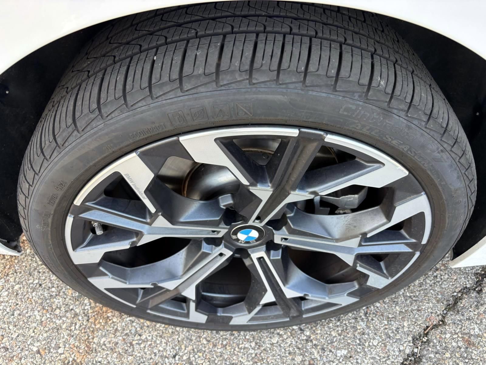 Used 2025 BMW 330i xDrive Sedan image 10