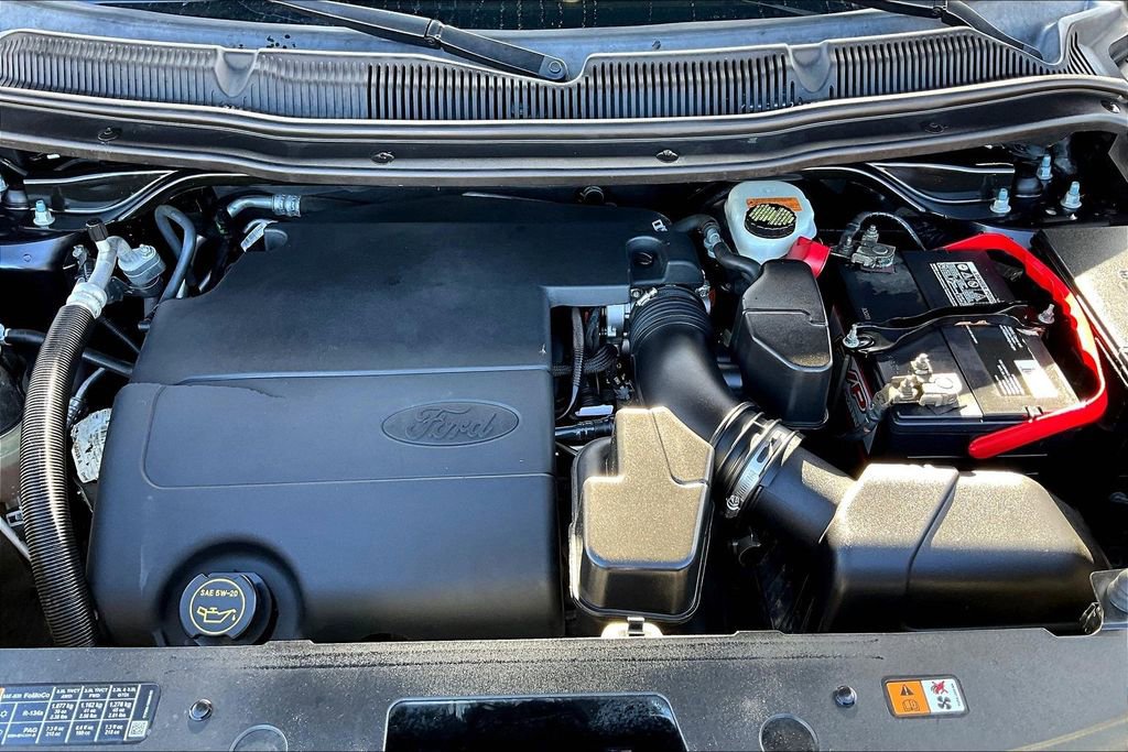 Used 2017 Ford Explorer XLT w/ Equipment Group 201A image 9