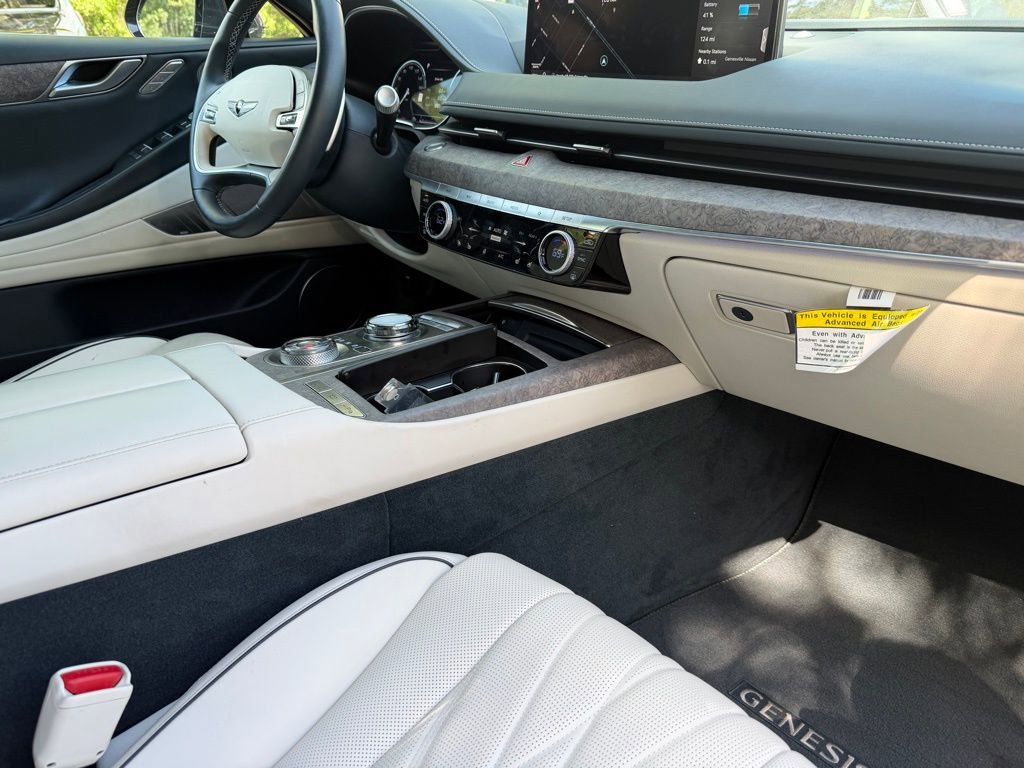 Used 2023 Genesis Electrified G80 image 11