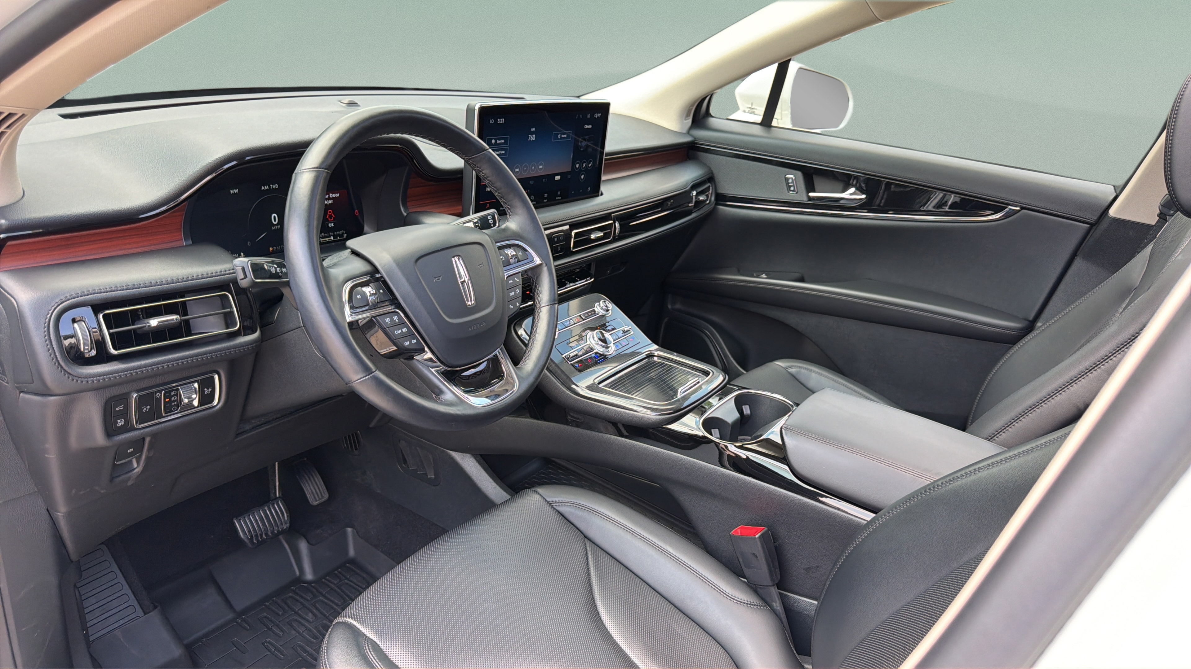 Used 2023 Lincoln Nautilus Reserve AWD/4WD image 9