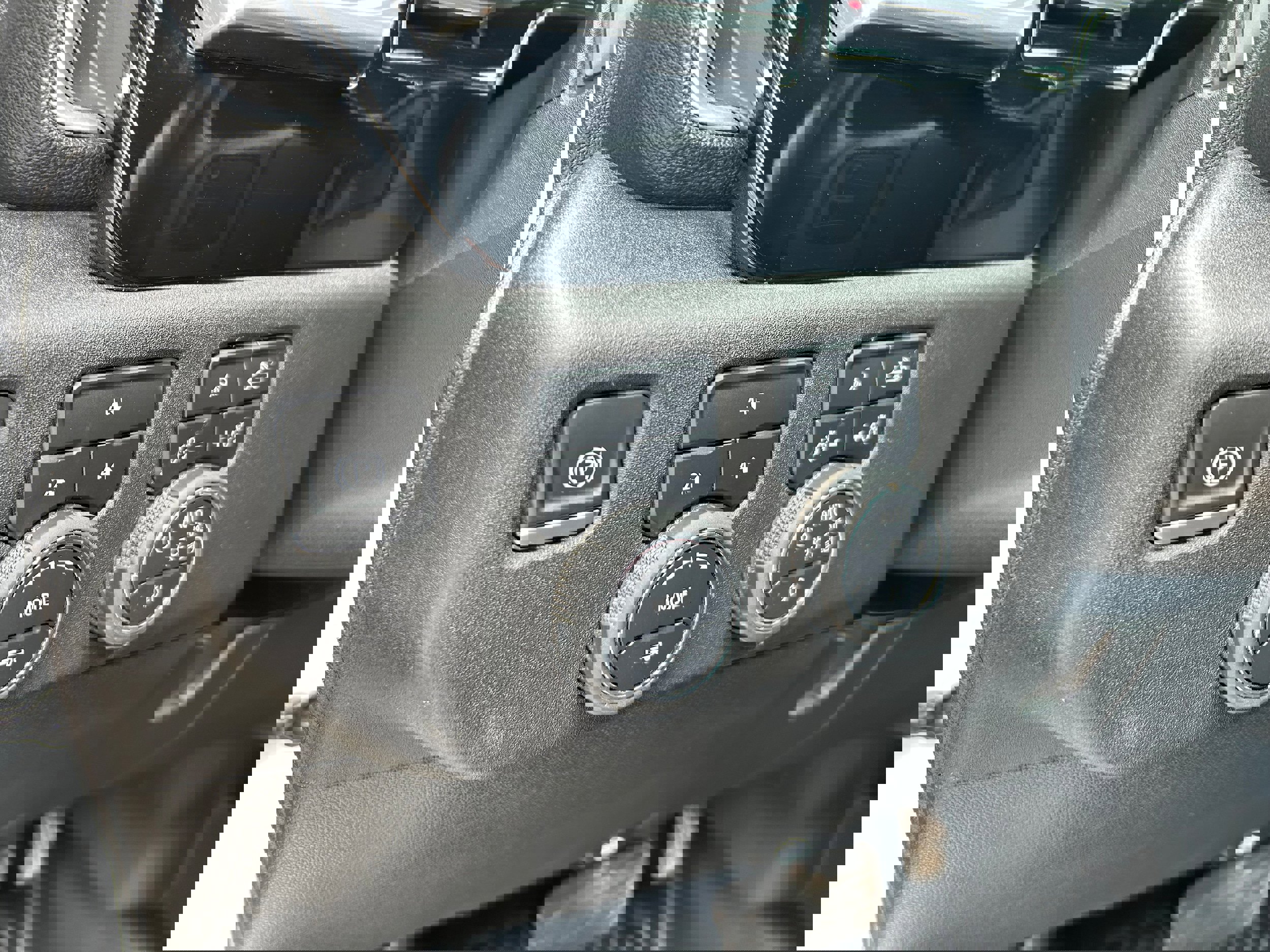 Used 2024 Chevrolet Silverado 2500 LT w/ Convenience Package image 11