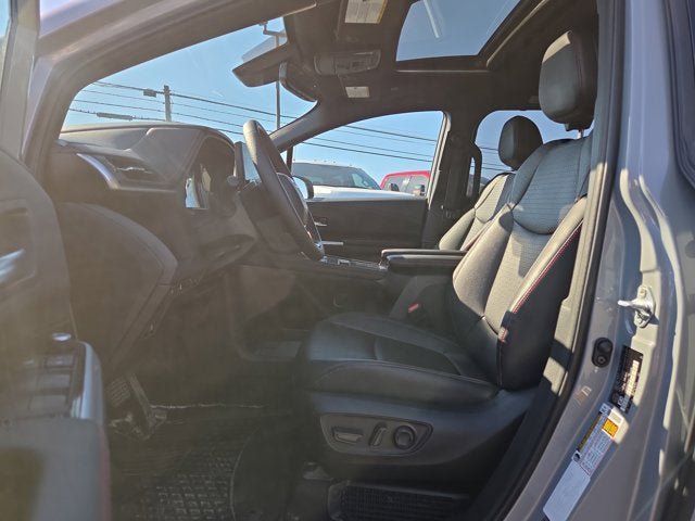 Used 2025 Toyota Sienna AWD image 11