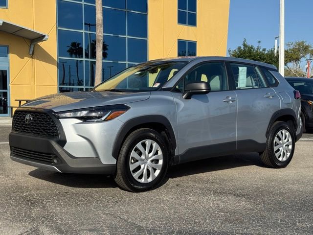 Used 2023 Toyota Corolla Cross L image 2