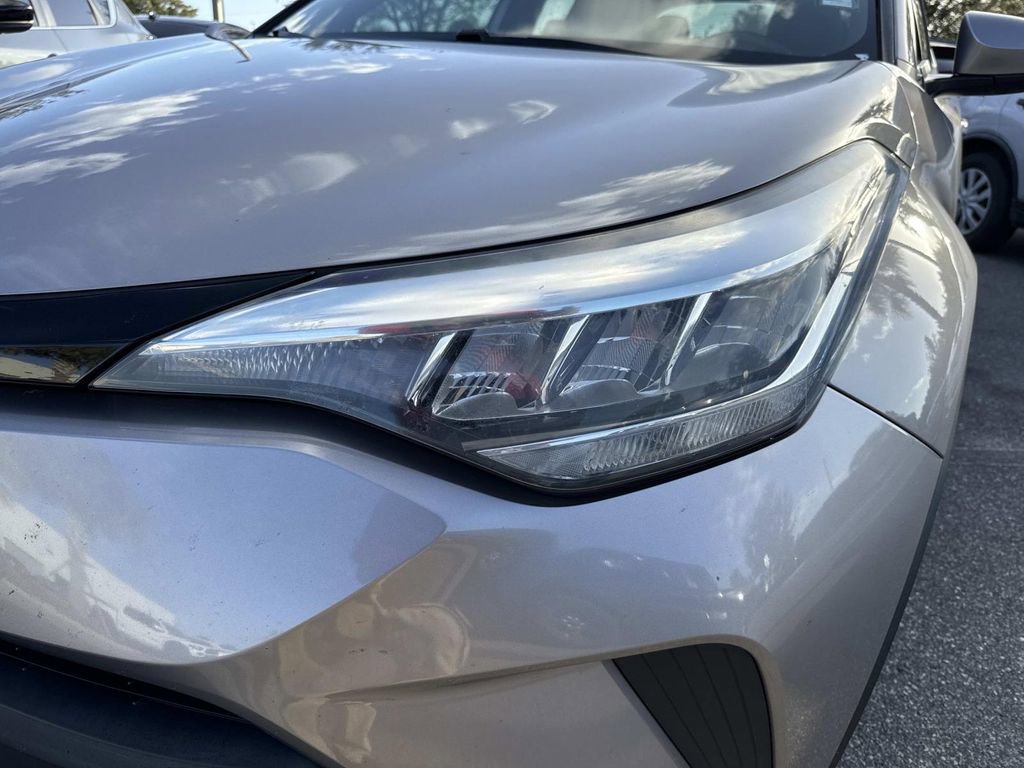 Used 2020 Toyota C-HR XLE image 10