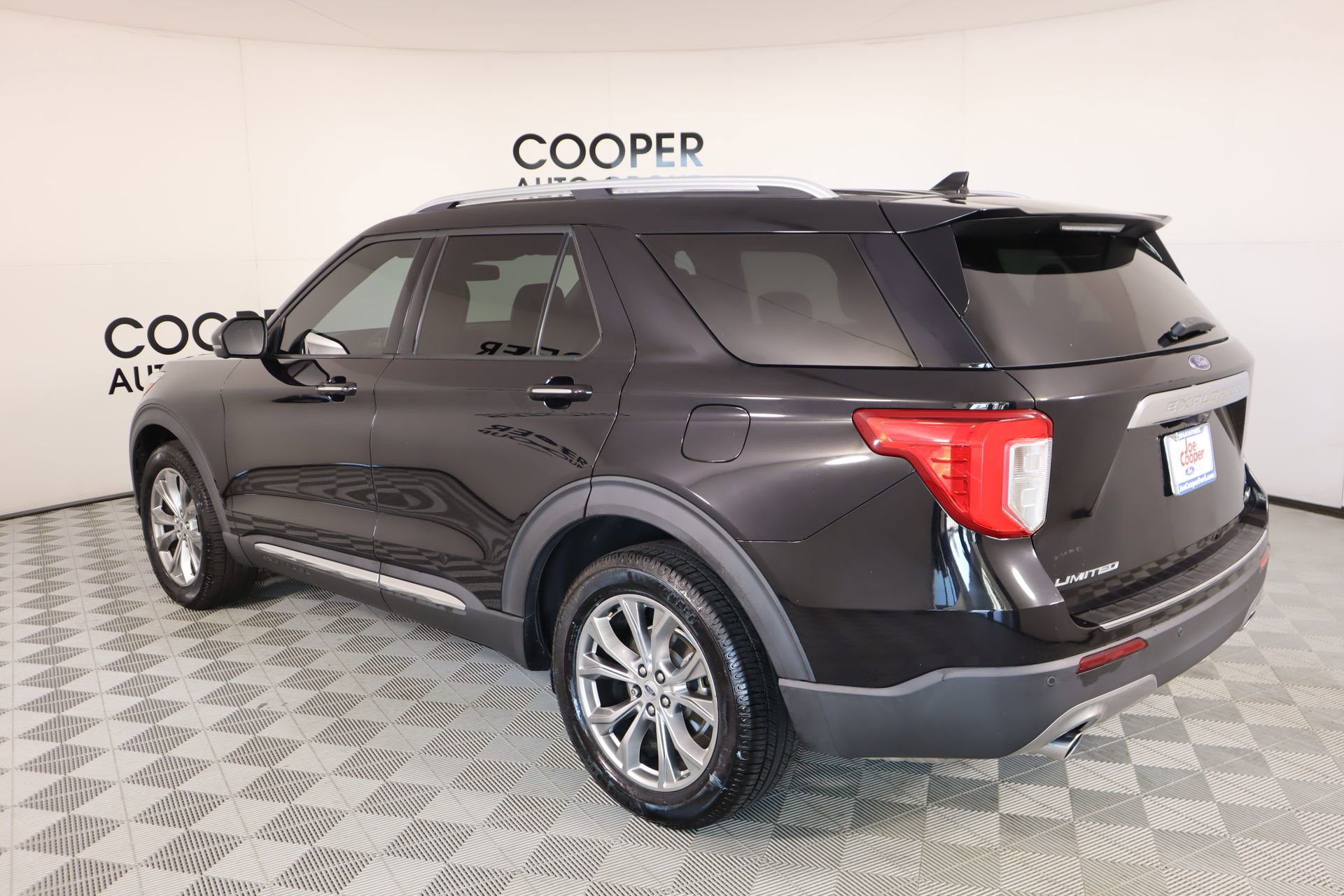Used 2020 Ford Explorer Limited image 24