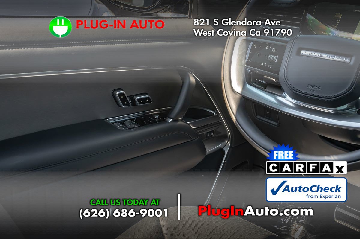 Used 2025 Land Rover Range Rover SV image 20