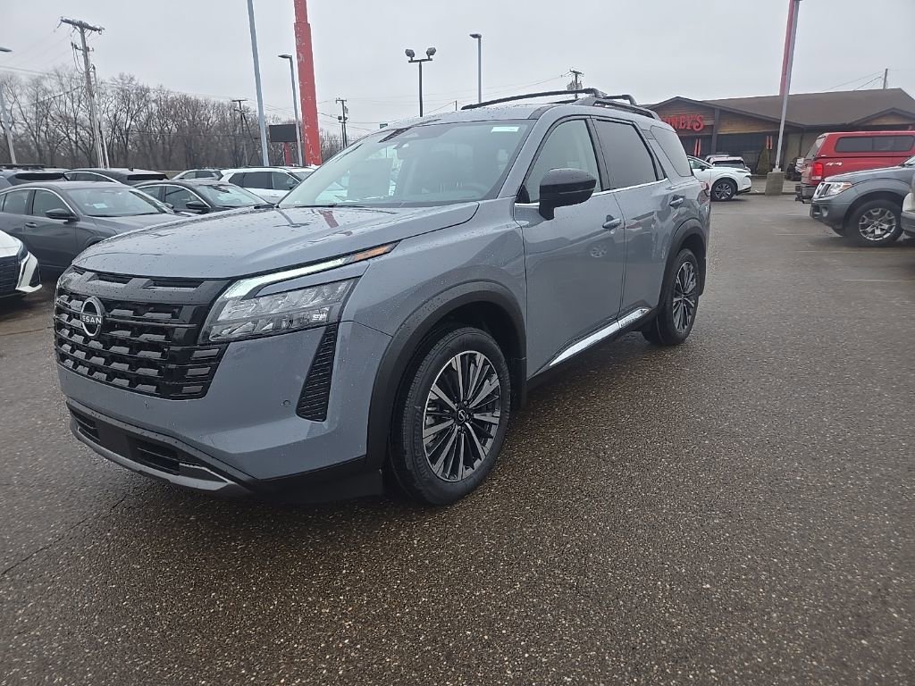 New 2026 Nissan Pathfinder Platinum image 3