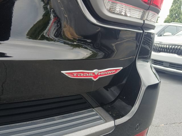 Used 2018 Jeep Grand Cherokee Trailhawk w/ Trailhawk Luxury Group AWD/4WD image 8