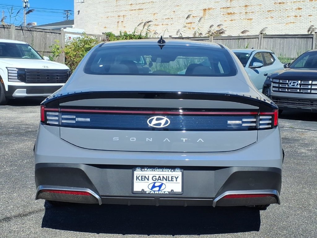 New 2026 Hyundai Sonata SE FWD image 4