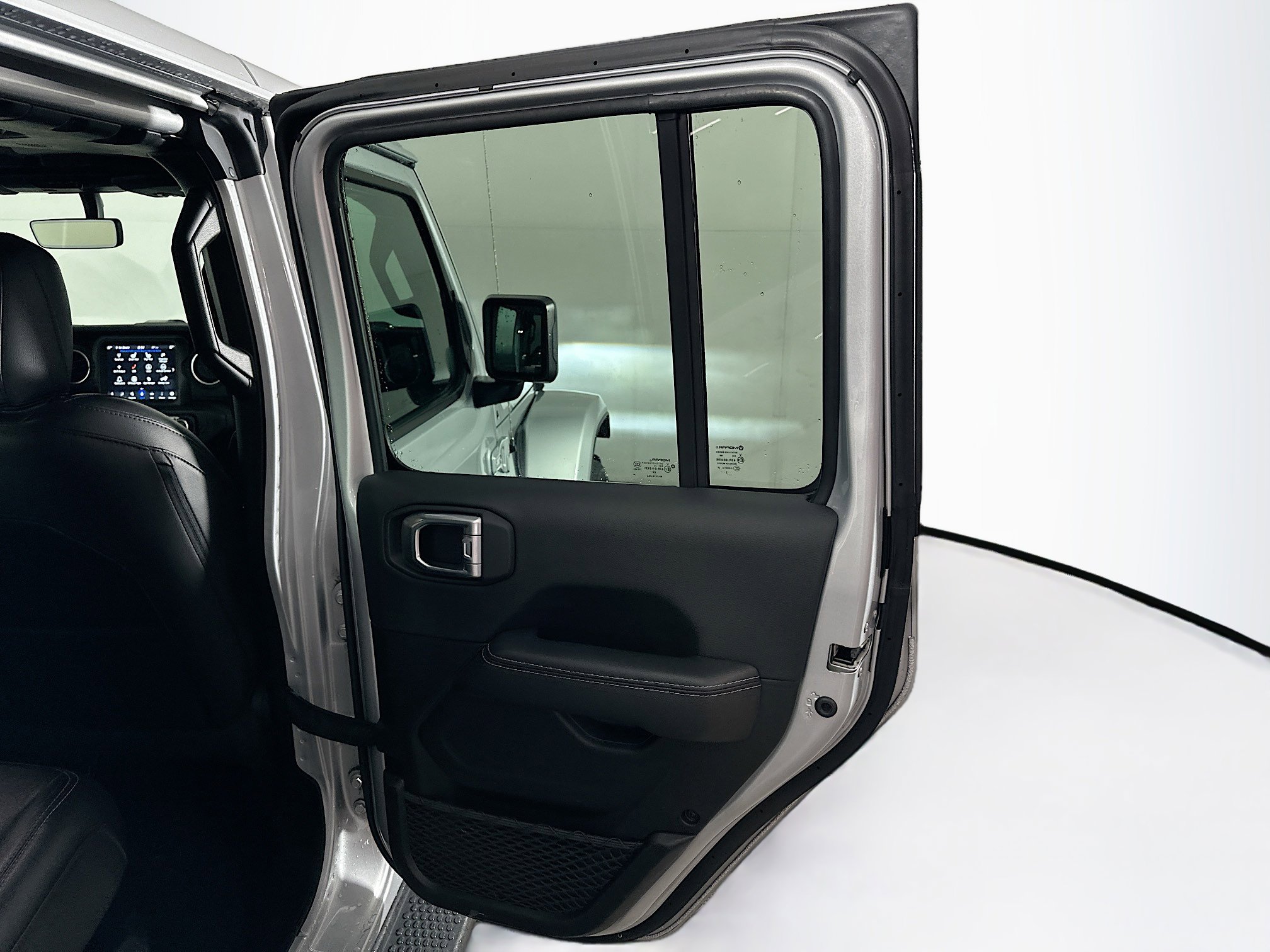 Used 2023 Jeep Wrangler Sahara w/ Cold Weather Group image 28