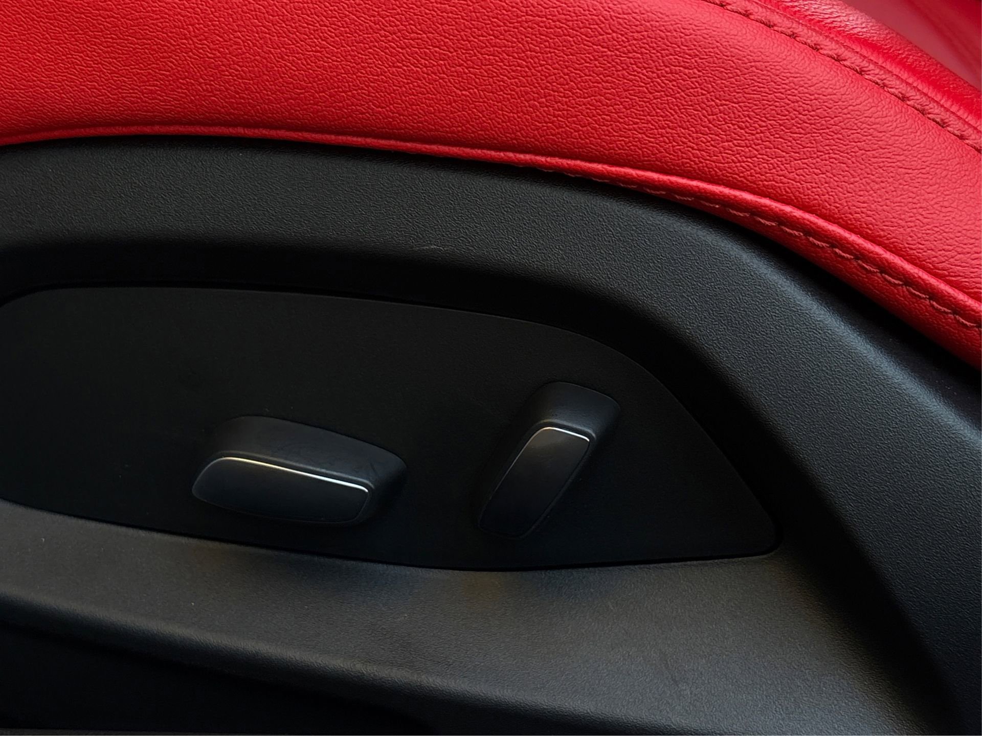 Used 2026 Chevrolet Corvette Stingray Coupe w/ Chrome Exterior Badge Package image 28