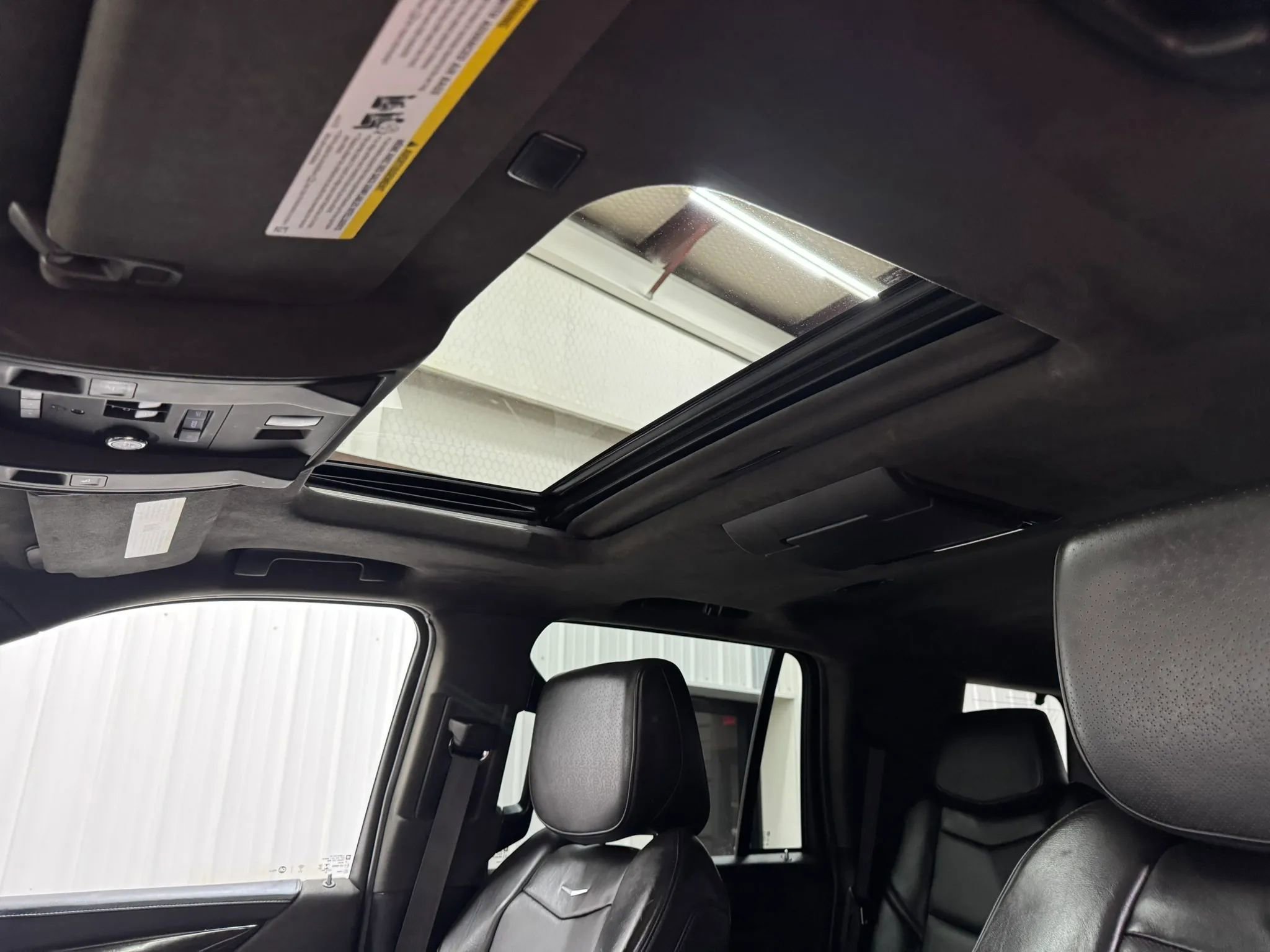 Used 2018 Cadillac Escalade Platinum AWD/4WD image 14