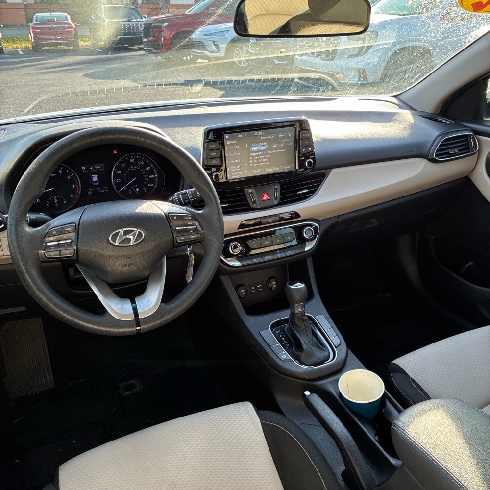 Used 2020 Hyundai Elantra GT FWD image 7