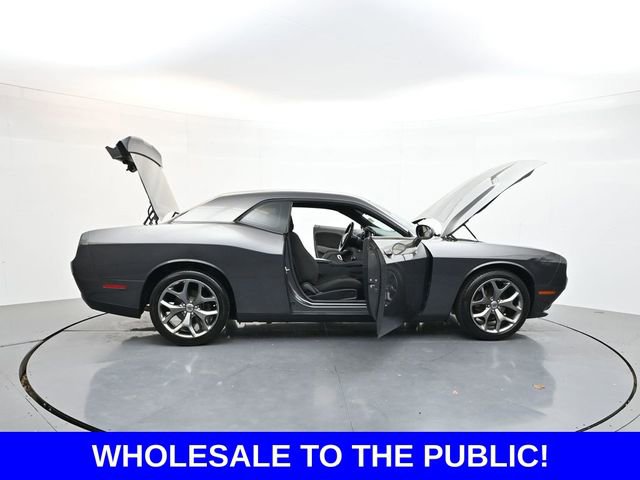 Used 2017 Dodge Challenger SXT RWD image 41