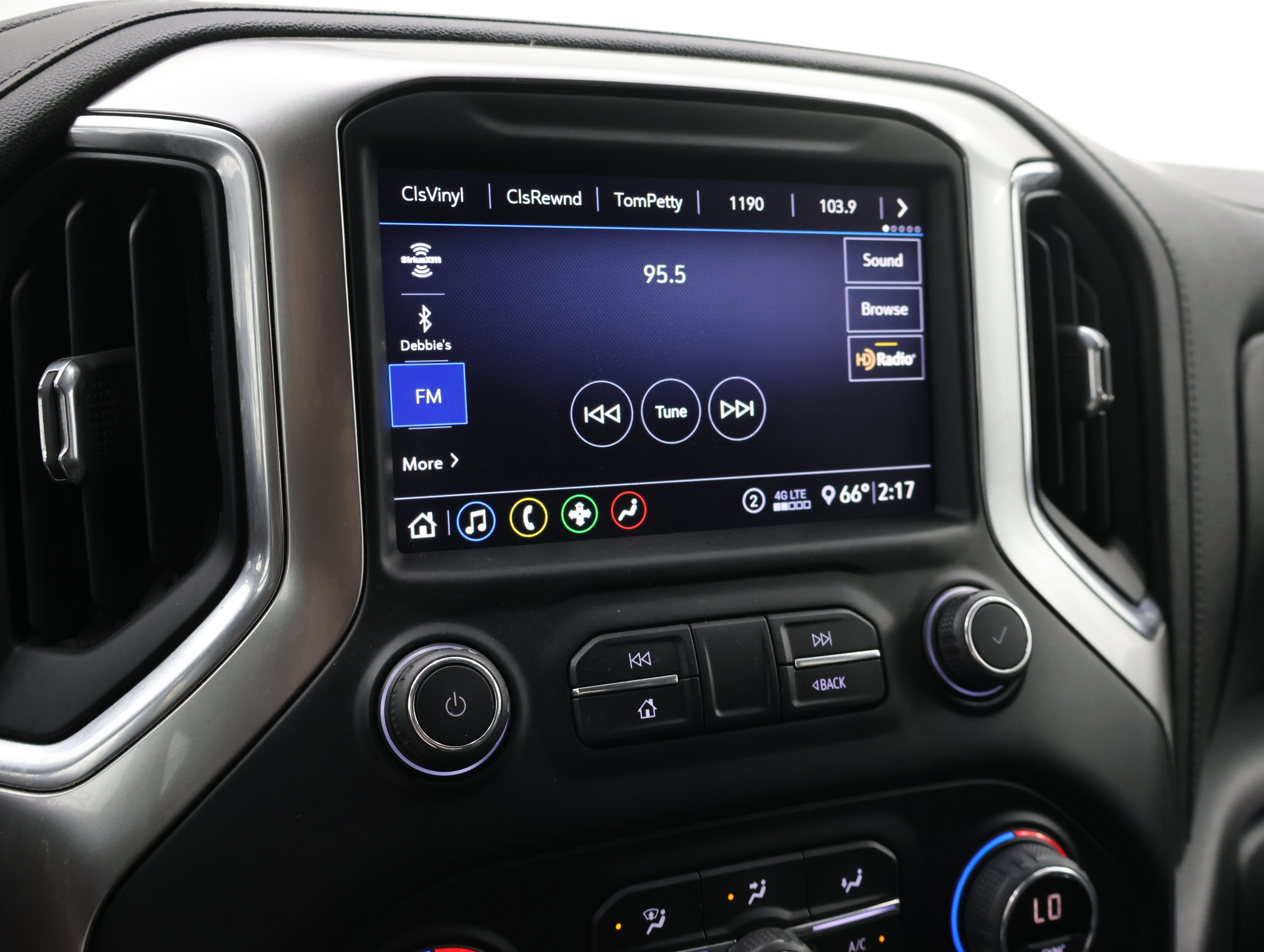Used 2020 Chevrolet Silverado 1500 LT Trail Boss AWD/4WD image 11