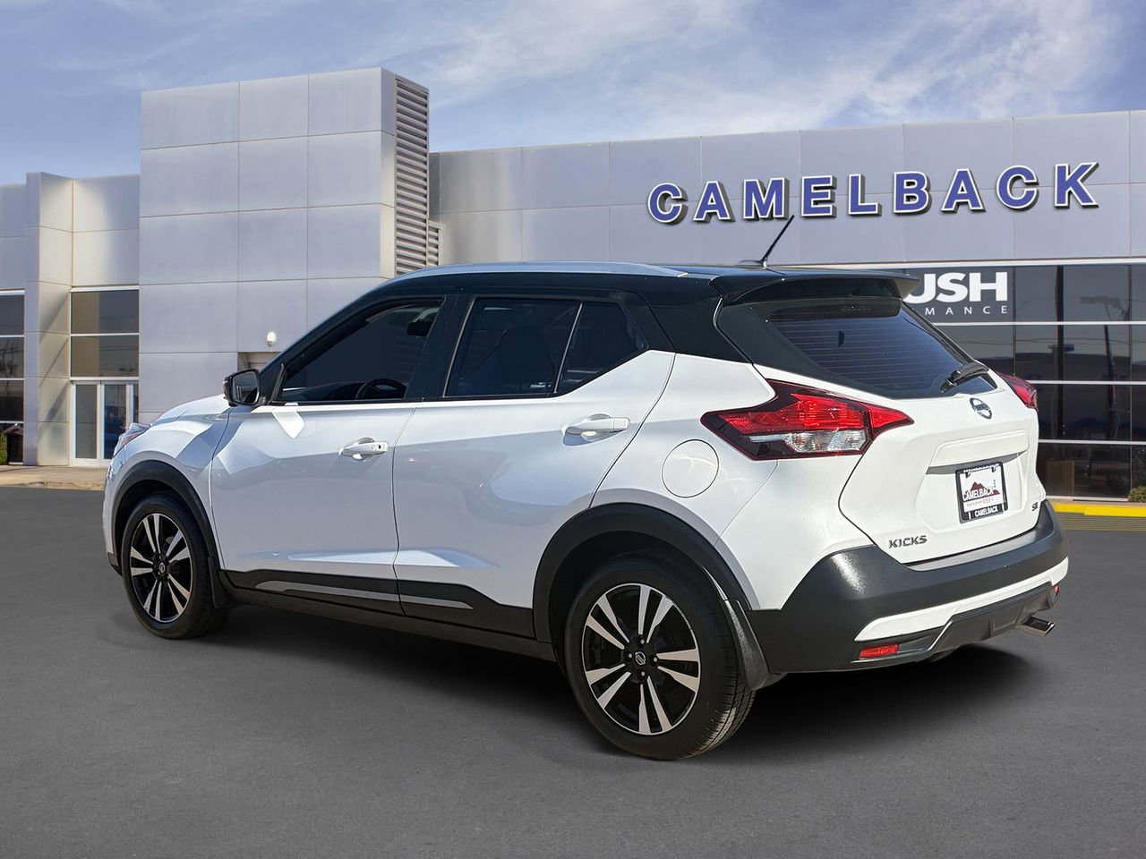 Used 2019 Nissan Kicks SR FWD image 4