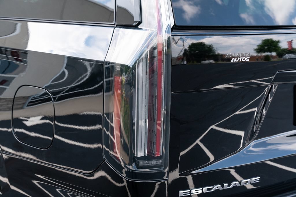 Used 2025 Cadillac Escalade ESV V AWD/4WD image 19
