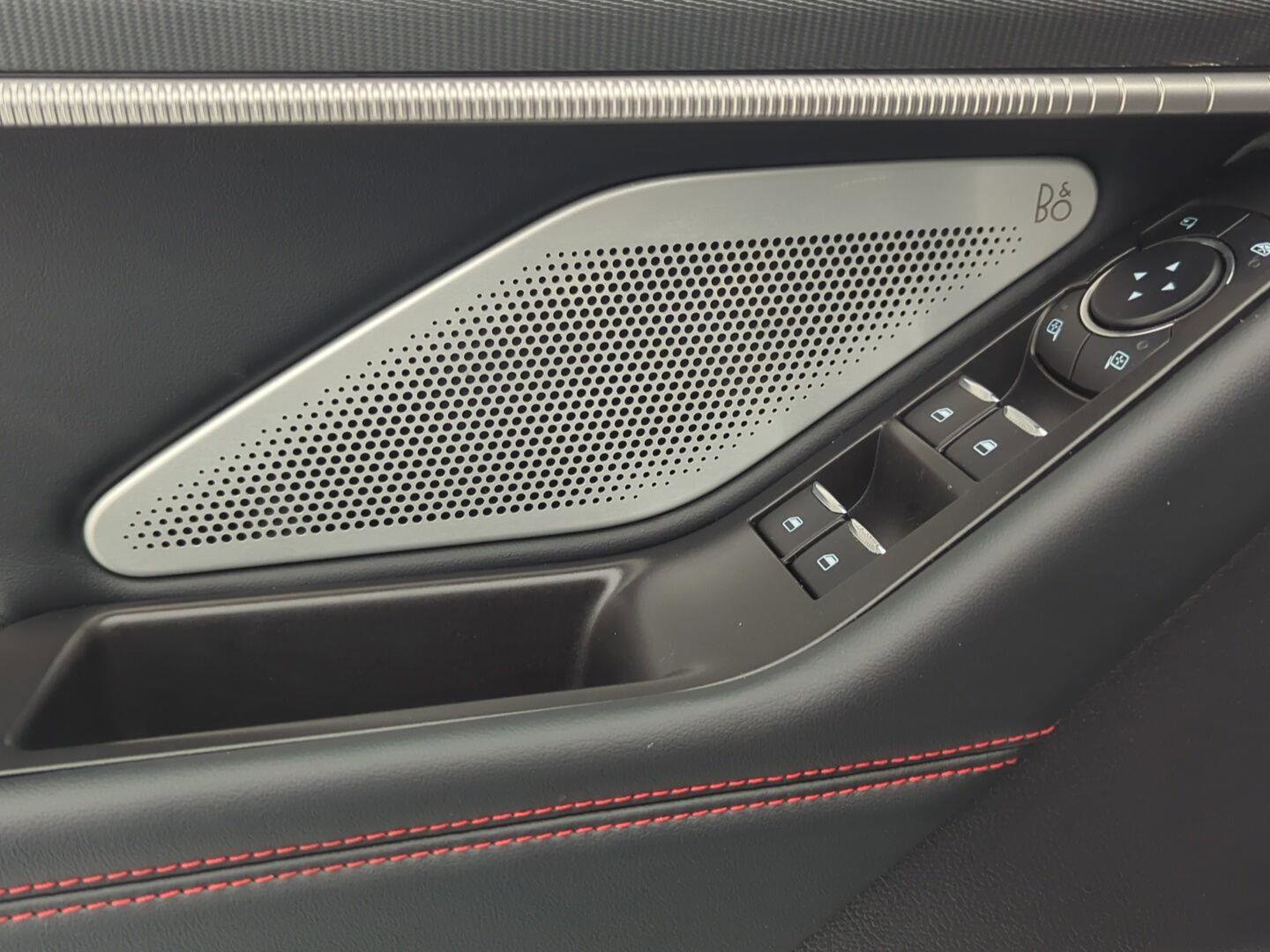 Used 2025 Ford Explorer ST image 10