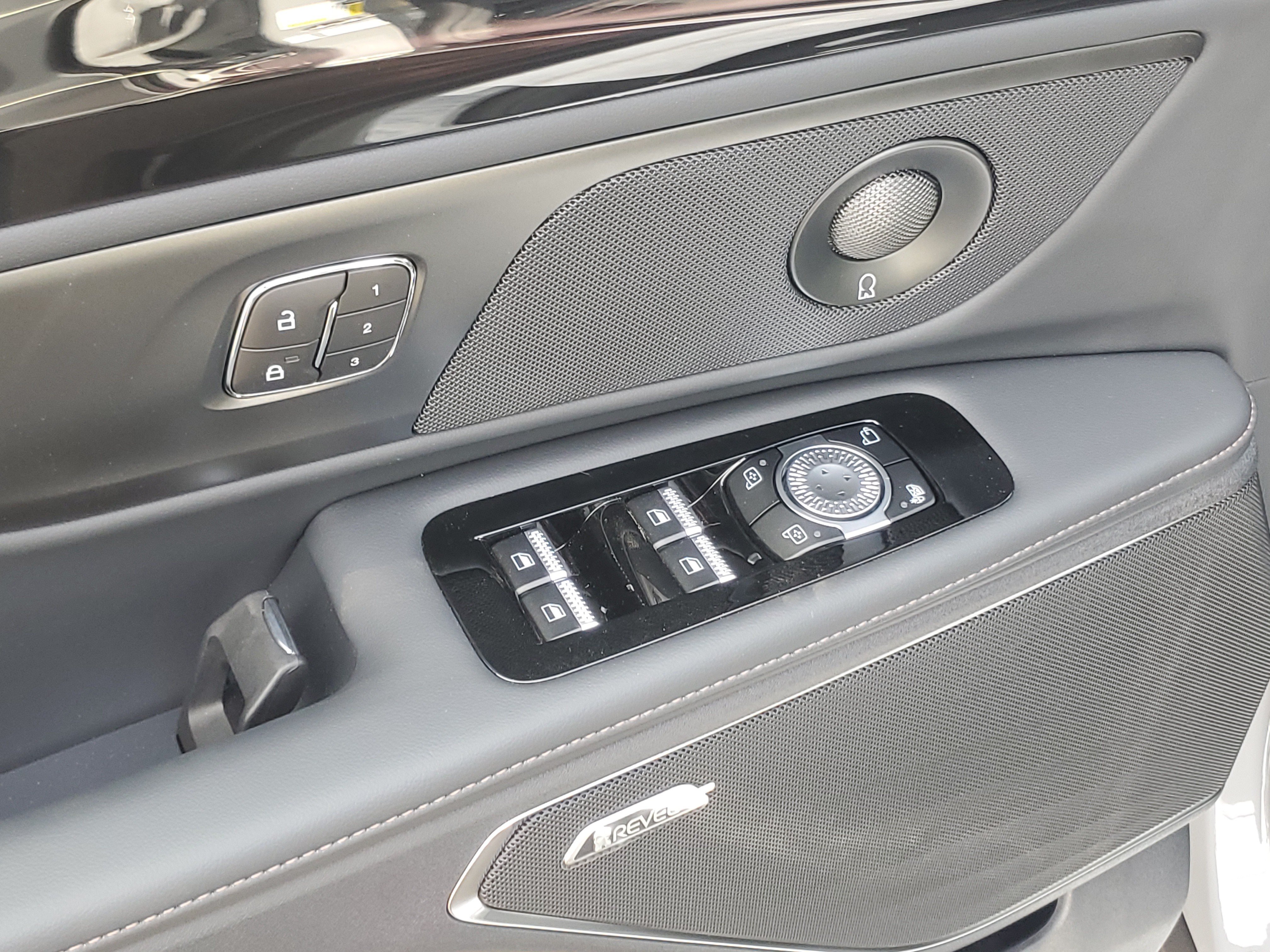New 2026 Lincoln Nautilus Premier w/ Equipment Group 102A AWD/4WD image 9
