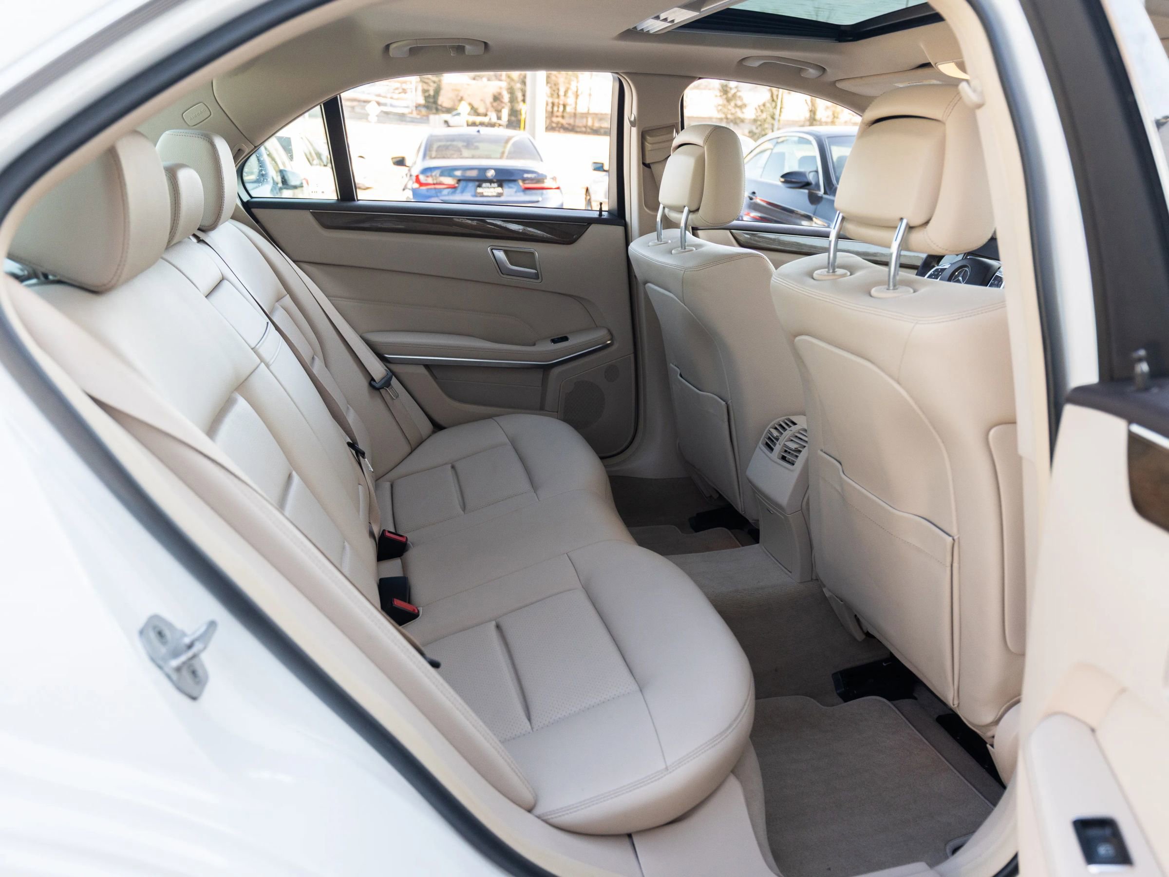 Used 2014 Mercedes-Benz E 350 4MATIC Sedan image 23