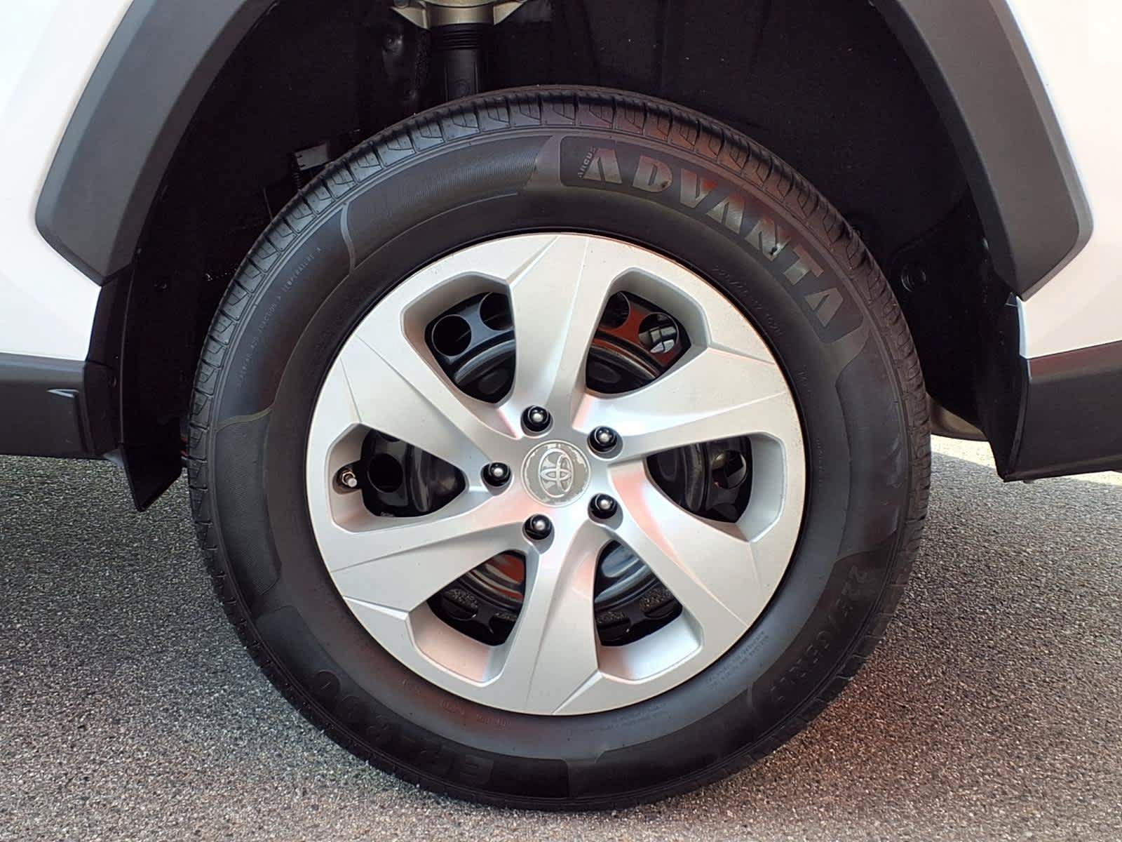 Used 2020 Toyota RAV4 LE w/ Carpet Mat Package FWD image 7