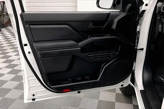 Used 2024 Toyota Tacoma SR image 16